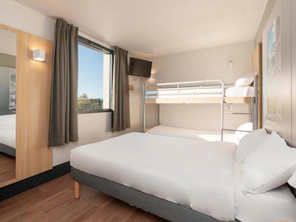 B&B HOTEL Pau Zénith : photo 3 de la chambre chambre quadruple