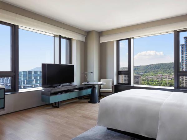 Wuhan Marriott Hotel Optics Valley : photo 6 de la chambre chambre lit king-size deluxe - vue sur ville