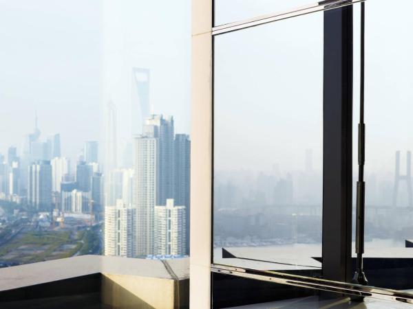 Sheraton Grand Shanghai Pudong Hotel & Residences : photo 6 de la chambre chambre lit king-size exécutive