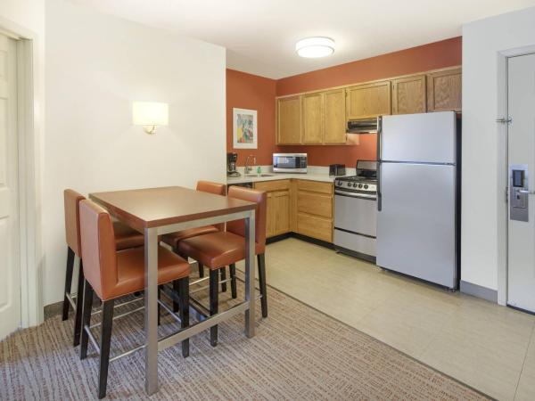 Residence Inn Indianapolis Airport : photo 4 de la chambre suite 2 chambres