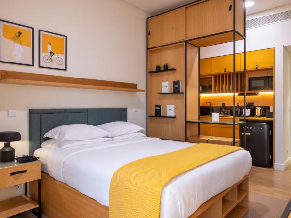 BFRESH Hotel - Padel, Pool & Fitness - Adults Only : photo 4 de la chambre chambre double supérieure avec balcon