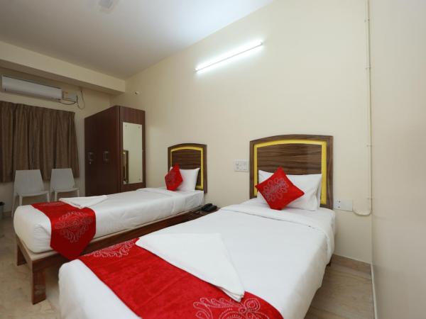 Hotel Amulya Relax Inn : photo 4 de la chambre chambre supérieure lit queen-size