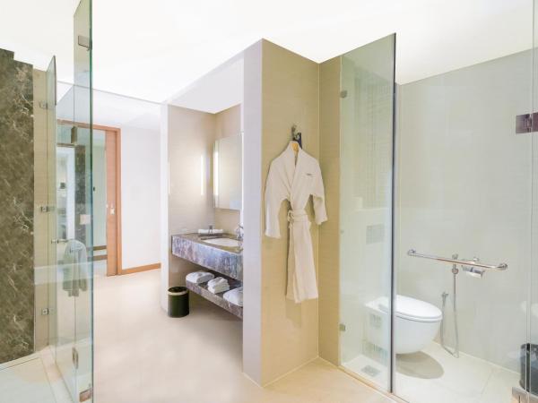 Courtyard by Marriott Agra : photo 3 de la chambre one-bedroom executive king suite with 15% discount on food, beverages, laundry and spa| 1+1 on select alcoholic beverages (6:00pm to 8:00pm at onyx bar)