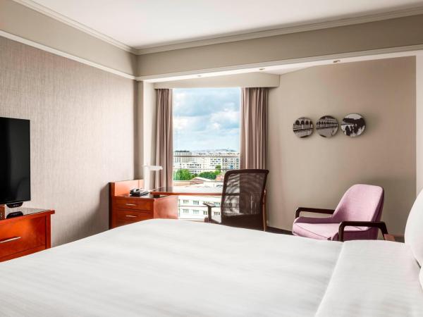 Paris Marriott Rive Gauche Hotel & Conference Center : photo 3 de la chambre suite lit king-size junior avec accès au salon exécutif
