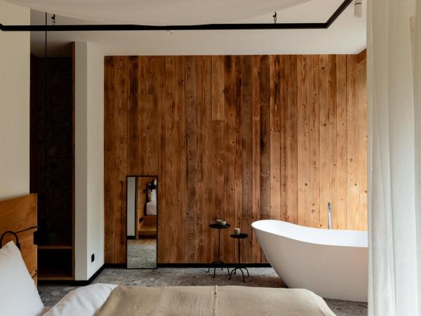 Stary Niedźwiedź : photo 5 de la chambre chambre double deluxe avec baignoire