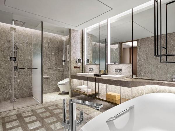 Sheraton Guangzhou Nansha Hotel : photo 3 de la chambre suite 1 chambre avec lit king-size - accès au salon club