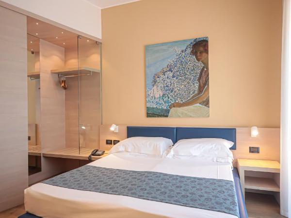 Hotel Esperia : photo 1 de la chambre chambre double ou lits jumeaux standard avec balcon