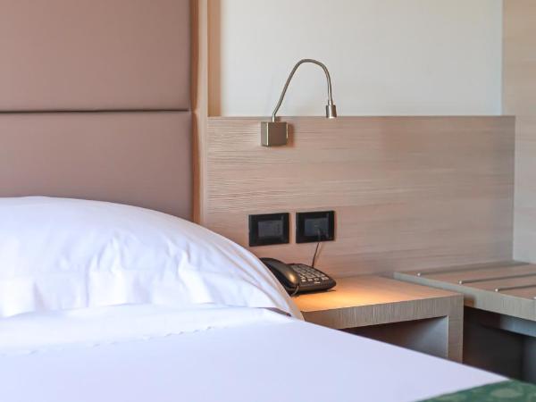 Hotel Esperia : photo 5 de la chambre chambre double ou lits jumeaux standard avec balcon