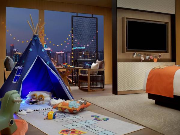 The Ritz-Carlton, Xi'an : photo 3 de la chambre grande chambre lit king-size avec vue sur la ville