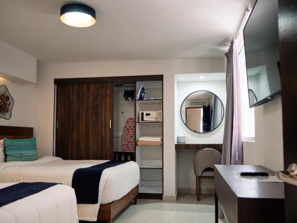 The Inn at Mazatlan : photo 2 de la chambre junior suite partial view