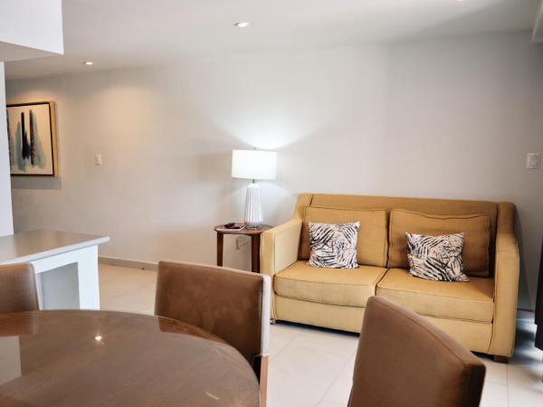 The Inn at Mazatlan : photo 8 de la chambre junior suite partial view