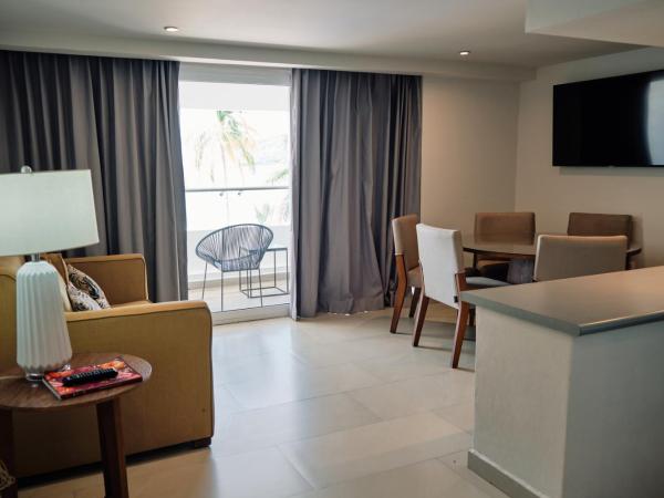 The Inn at Mazatlan : photo 7 de la chambre junior suite partial view