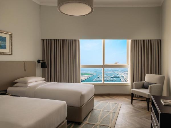 Dubai Marriott Harbour Hotel And Suites : photo 2 de la chambre 4 bedroom suite, 4 bedroom suite, palm view, balcony
