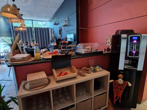 Tempo Hôtel : photo 5 de la chambre chambre familiale (2 adultes et 2 enfants)