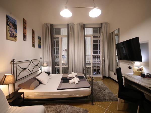 Nik rooms : photo 3 de la chambre chambre double avec salle de bains privative extérieure