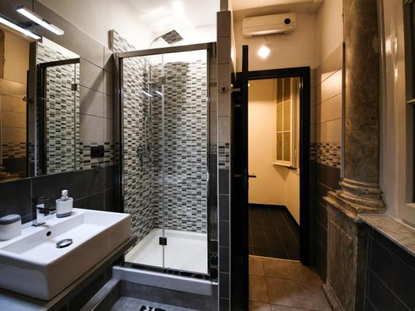 Nik rooms : photo 4 de la chambre chambre double avec salle de bains privative extérieure