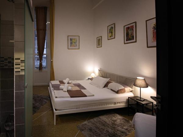 Nik rooms : photo 4 de la chambre chambre double avec salle de bains privative