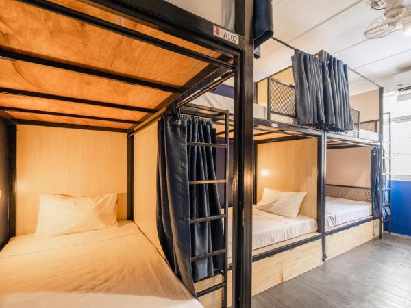 Marco Polo Phuket Poshtel & Bistro : photo 10 de la chambre lit superposé dans dortoir mixte