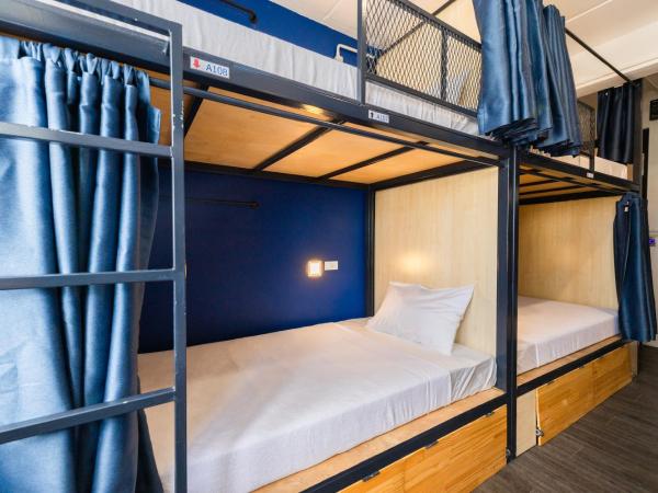 Marco Polo Phuket Poshtel & Bistro : photo 8 de la chambre lit superposé dans dortoir mixte