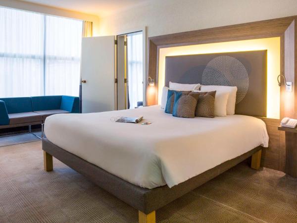 Novotel Genève Centre : photo 1 de la chambre suite supérieure avec canapé-lit