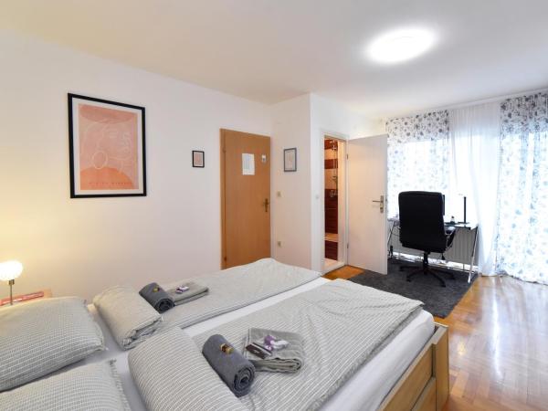 GreenHouse : photo 3 de la chambre chambre lit queen-size avec balcon