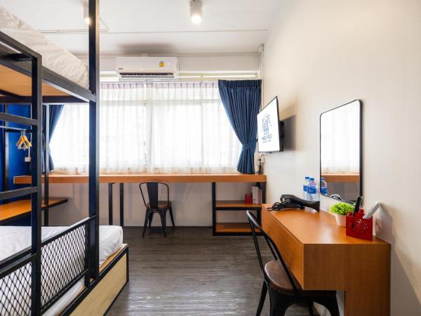 Marco Polo Phuket Poshtel & Bistro : photo 10 de la chambre chambre triple