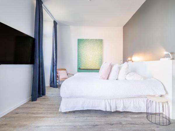Belfry & Spa by Ligne St Barth : photo 2 de la chambre suite junior avec balcon et accès gratuit au spa - vue sur sanctuaire 