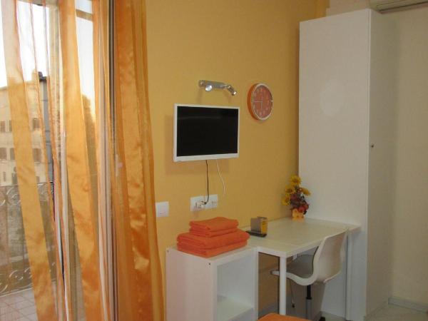 LE GEMME DI PERUGIA - alloggi in centro storico - VIA DELLA CUPA / VIA DELLA LUNA : photo 6 de la chambre chambre triple exécutive