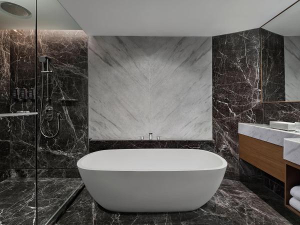 Sheraton Surabaya Hotel & Towers : photo 1 de la chambre suite royale