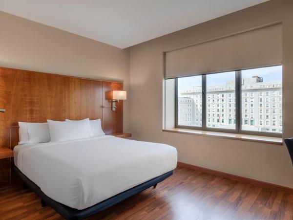 AC Hotel Aitana by Marriott : photo 5 de la chambre chambre standard lit queen-size