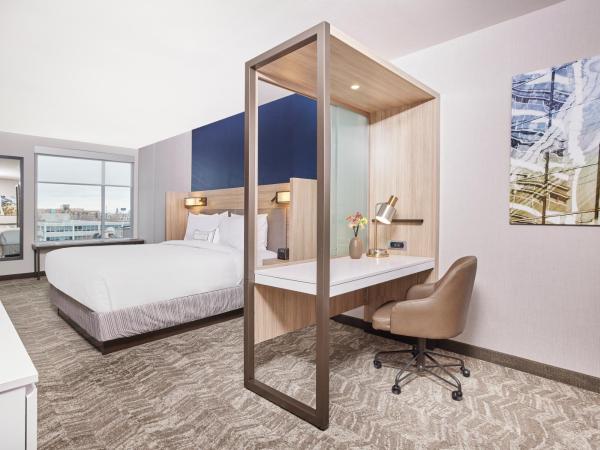 SpringHill Suites by Marriott Chicago Chinatown : photo 7 de la chambre suite lit king-size avec lit gigogne