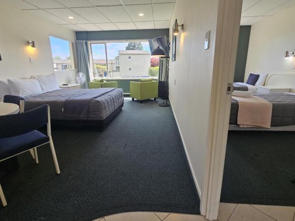 Tui Oaks Motel : photo 5 de la chambre appartement 1 chambre avec vue sur la rue