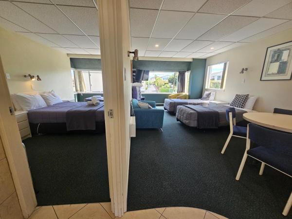 Tui Oaks Motel : photo 3 de la chambre chambre familiale - vue sur jardin