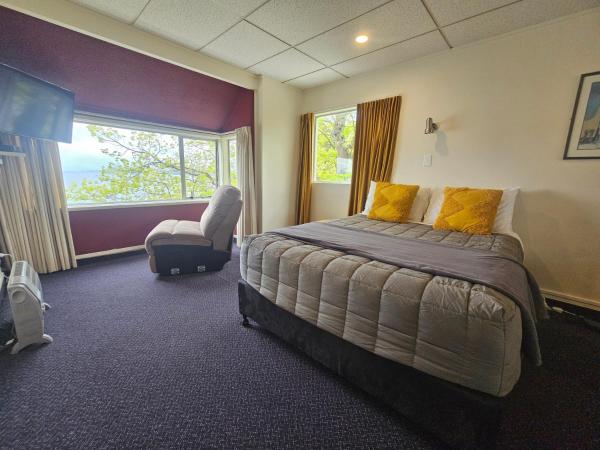 Tui Oaks Motel : photo 1 de la chambre chambre familiale - vue sur lac