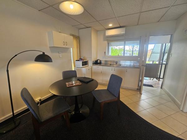 Tui Oaks Motel : photo 6 de la chambre chambre familiale - vue sur lac