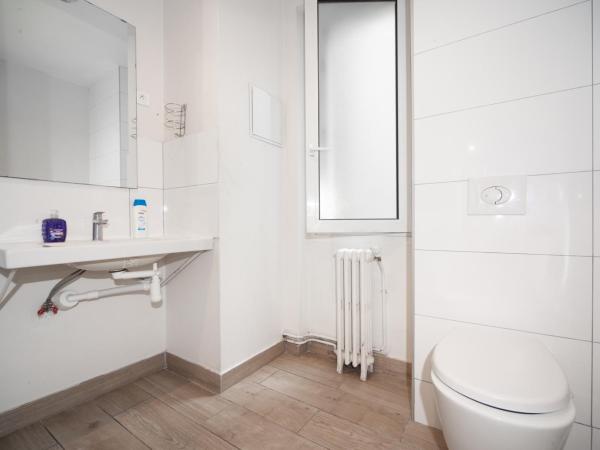 Enjoy Hostel : photo 2 de la chambre lit dans dortoir mixte de 8 lits