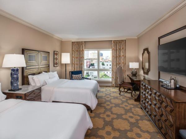 The Westin Riverwalk, San Antonio : photo 1 de la chambre traditional double, guest room, 2 double, city view
