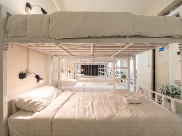 Beds Friends Phi Phi Hostel - Party Hostel : photo 4 de la chambre lit dans dortoir mixte de 8 lits