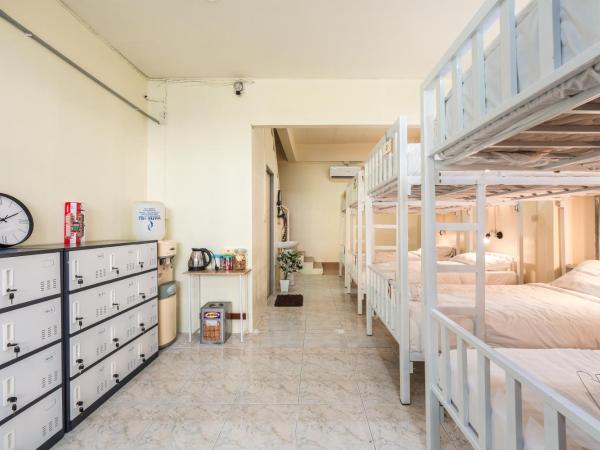 Beds Friends Phi Phi Hostel - Party Hostel : photo 6 de la chambre lit dans dortoir mixte de 8 lits