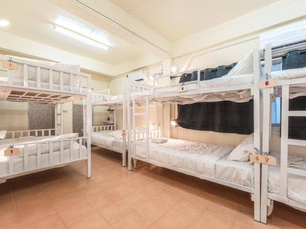 Beds Friends Phi Phi Hostel - Party Hostel : photo 1 de la chambre lit dans dortoir mixte de 10 lits