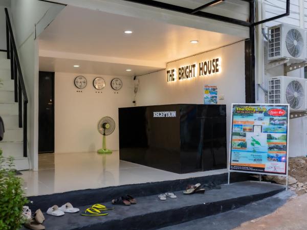 The Bright House, Koh Phi Phi : photo 1 de la chambre chambre lit king-size avec balcon