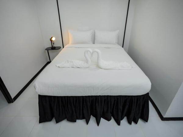 The Bright House, Koh Phi Phi : photo 7 de la chambre chambre lit king-size avec balcon