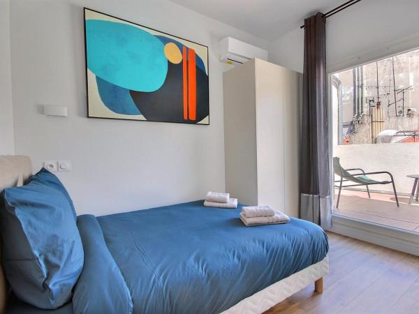 LES TOITS DU VIEUX-PORT : photo 6 de la chambre appartement avec terrasse