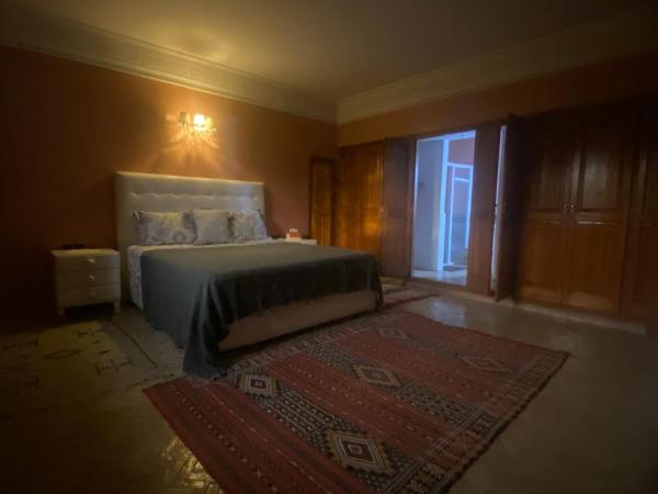 Villa : photo 7 de la chambre chambre double avec salle de bains privative