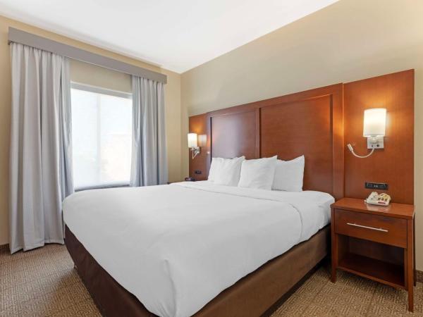 Comfort Suites West Dallas - Cockrell Hill : photo 2 de la chambre suite lit king-size – non-fumeurs