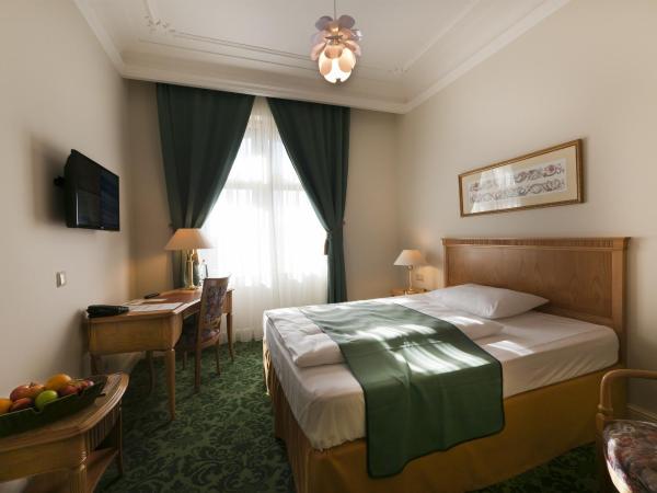 Grandhotel Ambassador Národní Dům : photo 2 de la chambre chambre simple