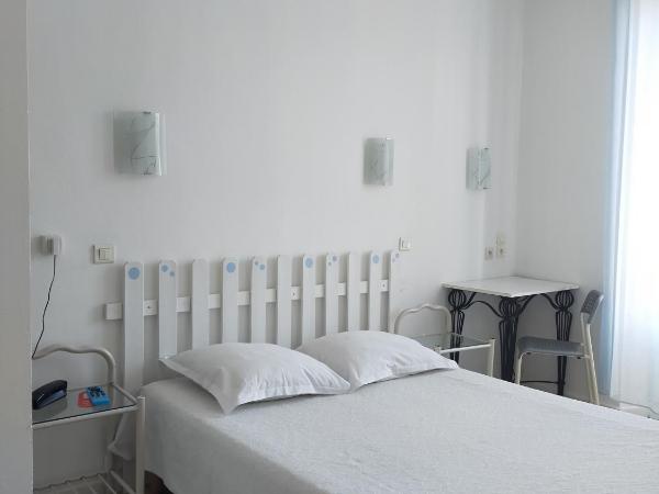 Au Nouvel Hôtel : photo 6 de la chambre chambre double standard avec ventilateur