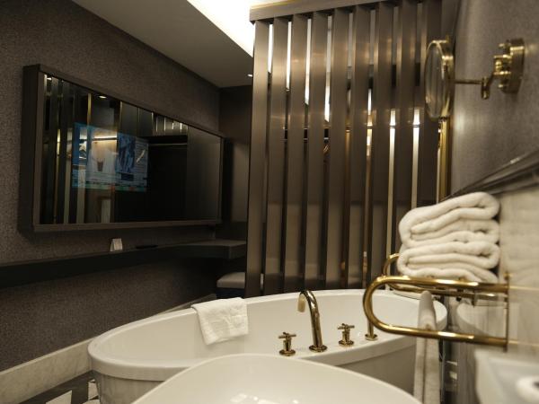 Altinel Ankara Hotel & Convention Center : photo 3 de la chambre suite lit queen-size