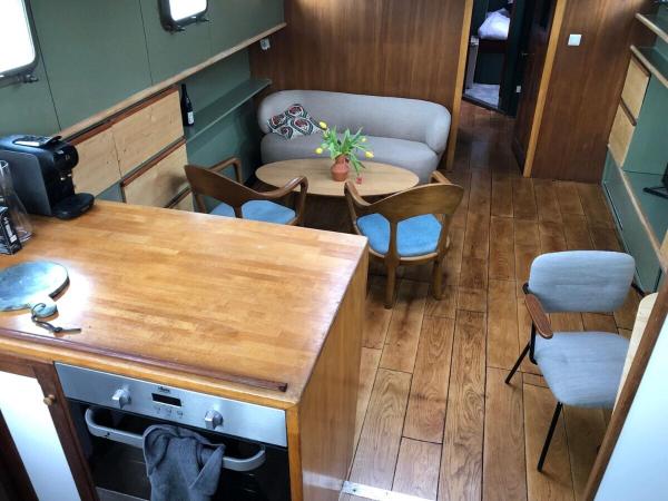 UNE PENICHE DANS LE BASSIN À FLOT DU VIEUX PORT : photo 7 de la chambre mobile home