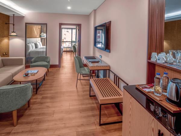 Doubletree By Hilton Antalya City Centre : photo 2 de la chambre chambre 2 lits king-size